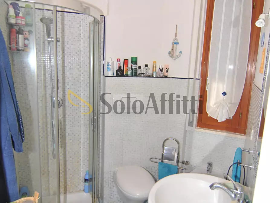 Immagine 13 di Bilocale in affitto  a Livorno