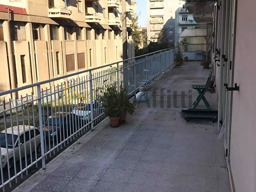 Immagine 2 di Stanza singola in affitto  in Via Etnea 728 a Catania