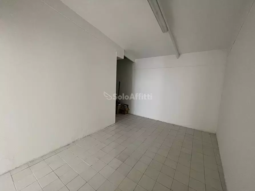 Immagine 3 di Magazzino in affitto  in Corso Trieste 82 a Caserta