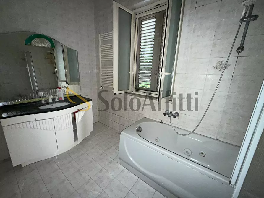 Immagine 28 di Trilocale in affitto  in Via dei Giardini 33 a Caserta