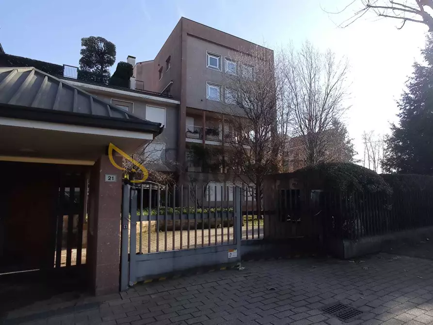 Immagine 18 di Trilocale in affitto  a Gallarate