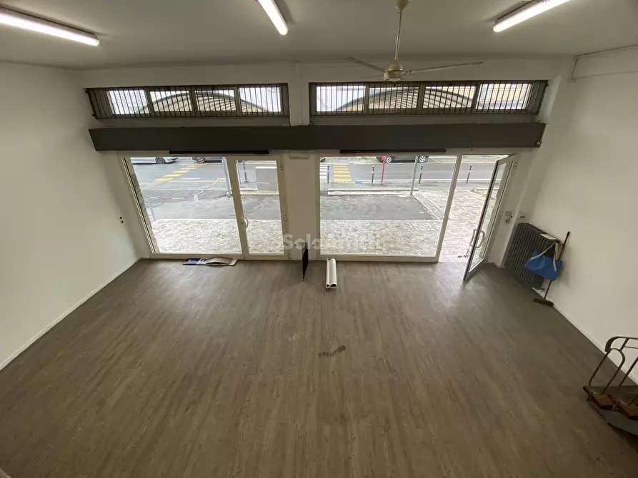 Immagine 7 di Locale commerciale in affitto  in Via dei Martiri 33A a Rimini