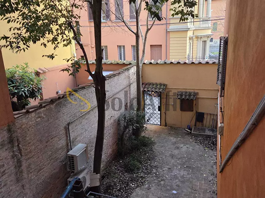 Immagine 3 di Bilocale in affitto  in Mura di Porta Castiglione a Bologna