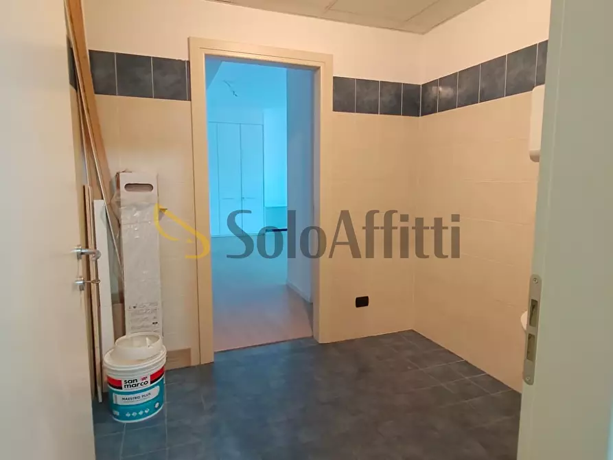 Immagine 9 di Ufficio in affitto  a Gallarate