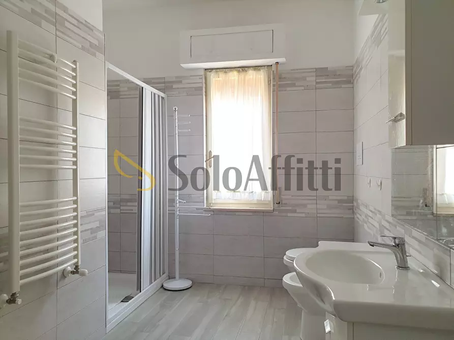 Immagine 9 di Pentalocale in affitto  a Catanzaro