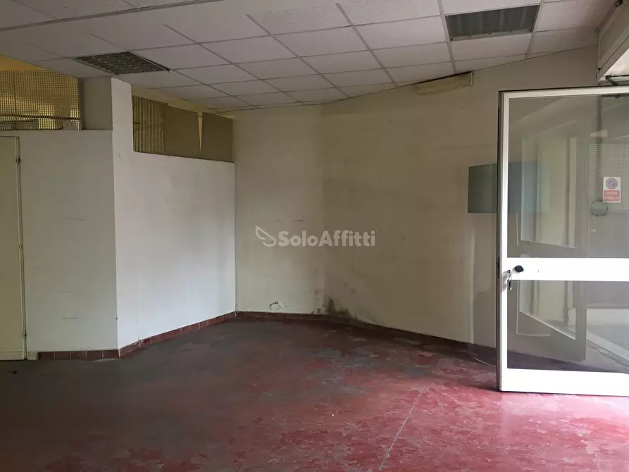 Immagine 17 di Magazzino in affitto  in via degli Estensi 191 a Roma