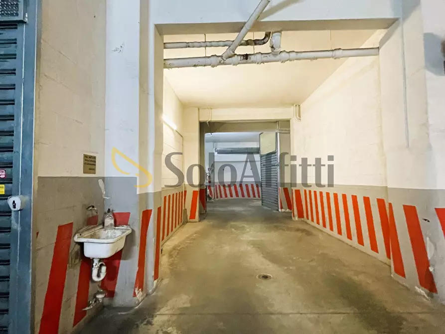 Immagine 8 di Garage in affitto  in via Pietro Mengoli 25 a Roma