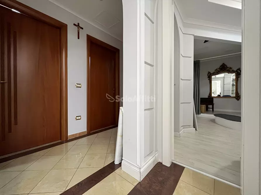 Immagine 3 di Locale commerciale in affitto  in Viale crotone 37q a Catanzaro