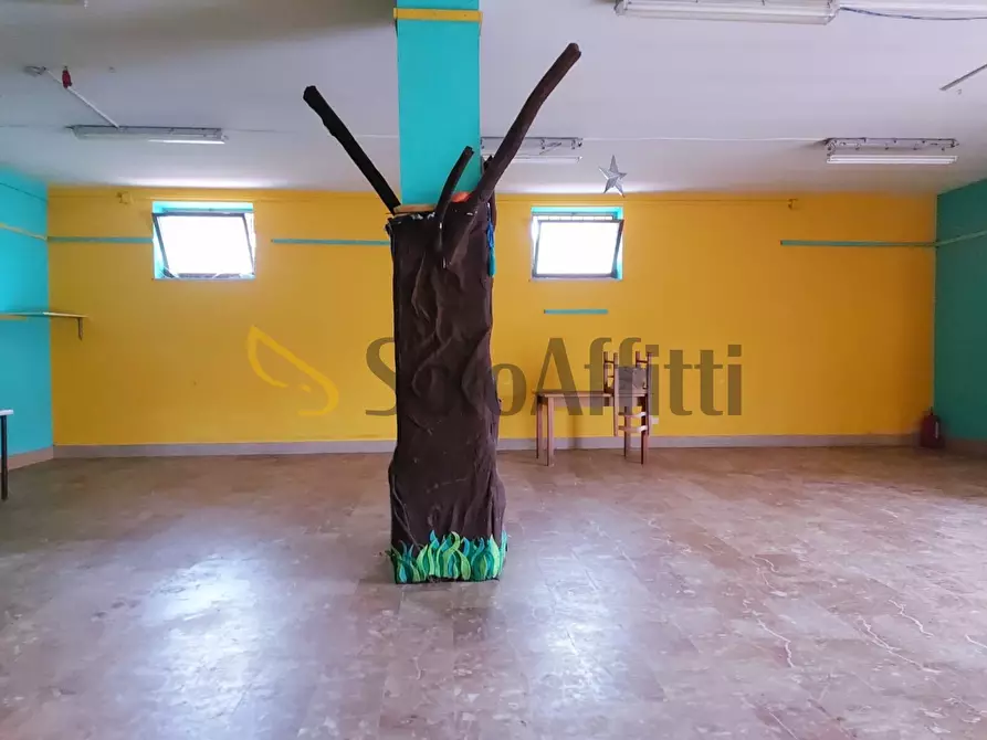 Immagine 8 di Locale commerciale in affitto  in Via Condino a Fiumicino