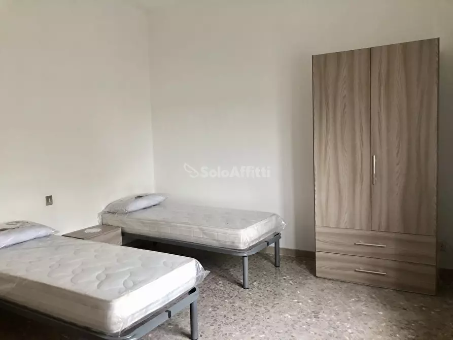 Immagine 11 di Stanza singola in affitto  a Catanzaro