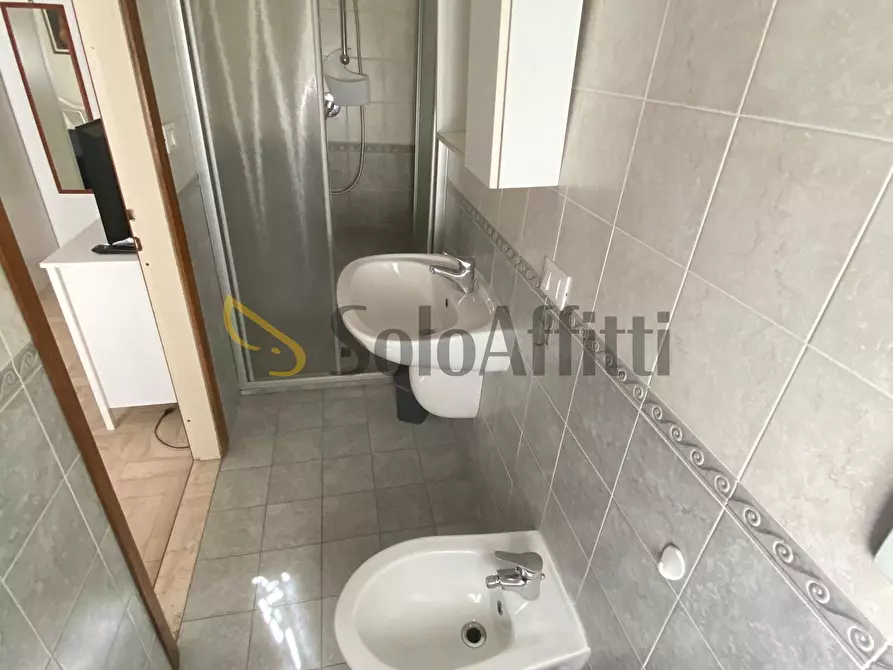 Immagine 15 di Pentalocale in affitto  in Viale Antonio Gramsci 99 a Riccione