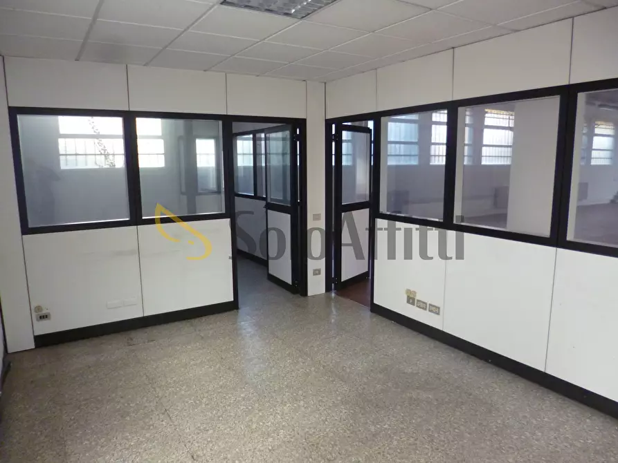 Immagine 5 di Magazzino in affitto  a Gallarate