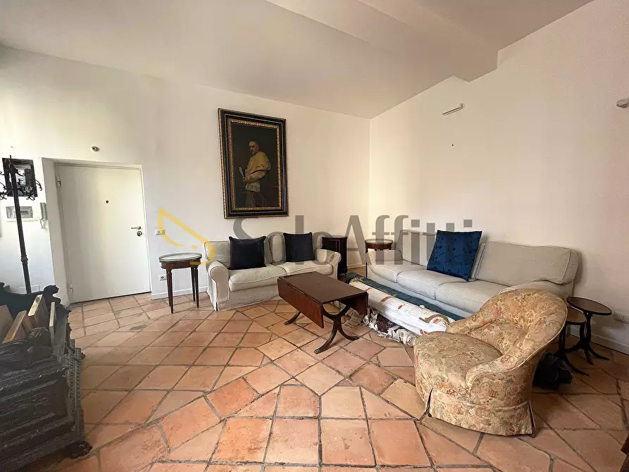 Immagine 11 di Quadrilocale in affitto  in via della Panetteria 45 a Roma