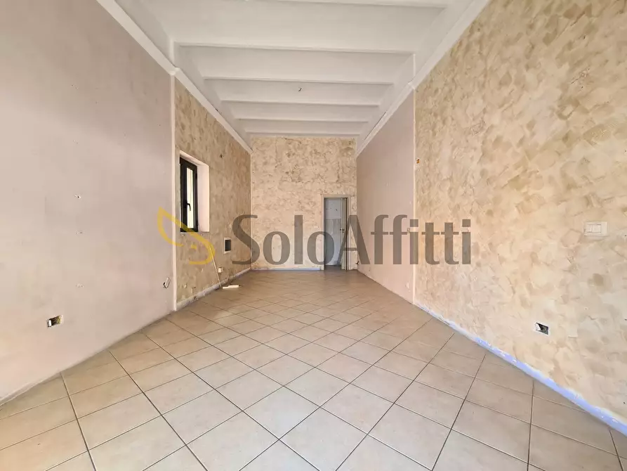 Immagine 3 di Locale commerciale in affitto  in Via Corace 7 a Catanzaro