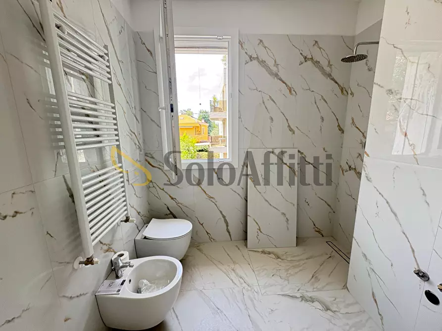 Immagine 11 di Trilocale in affitto  in Via Monte Titano 75 a Rimini
