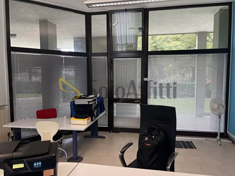 Immagine 5 di Locale commerciale in affitto  in Via G. B. Busnelli 78 a Saronno