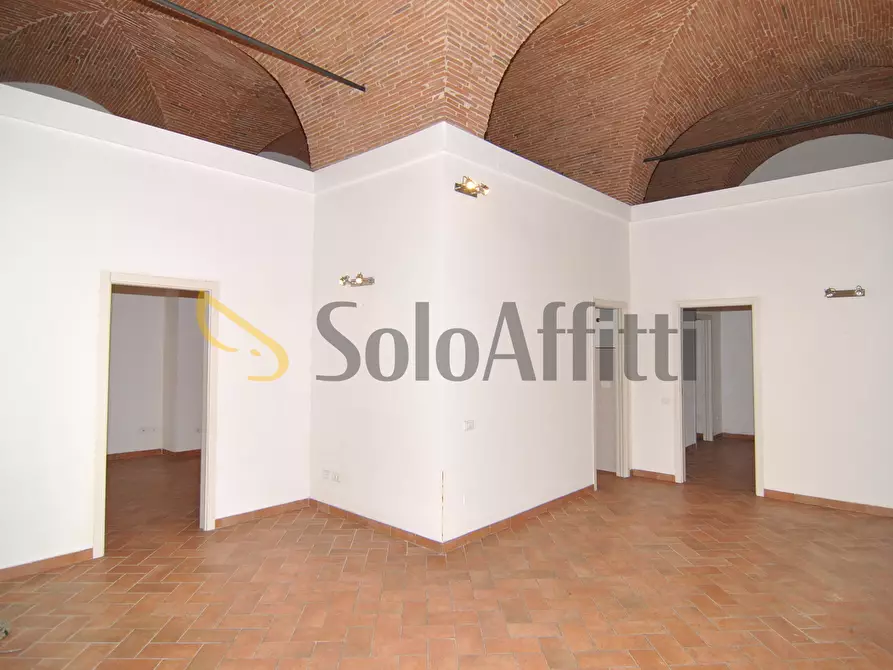 Immagine 1 di Ufficio in affitto  a Livorno