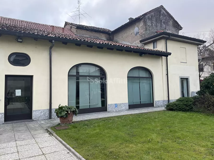Immagine 9 di Locale commerciale in affitto  in Piazza Baracca 18 a Buscate