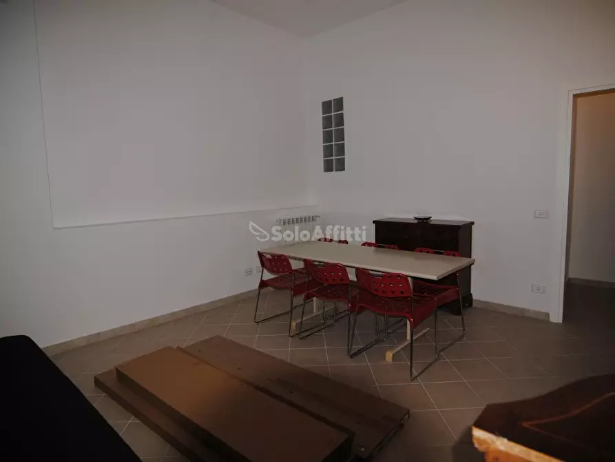 Immagine 7 di Trilocale in affitto  a Livorno