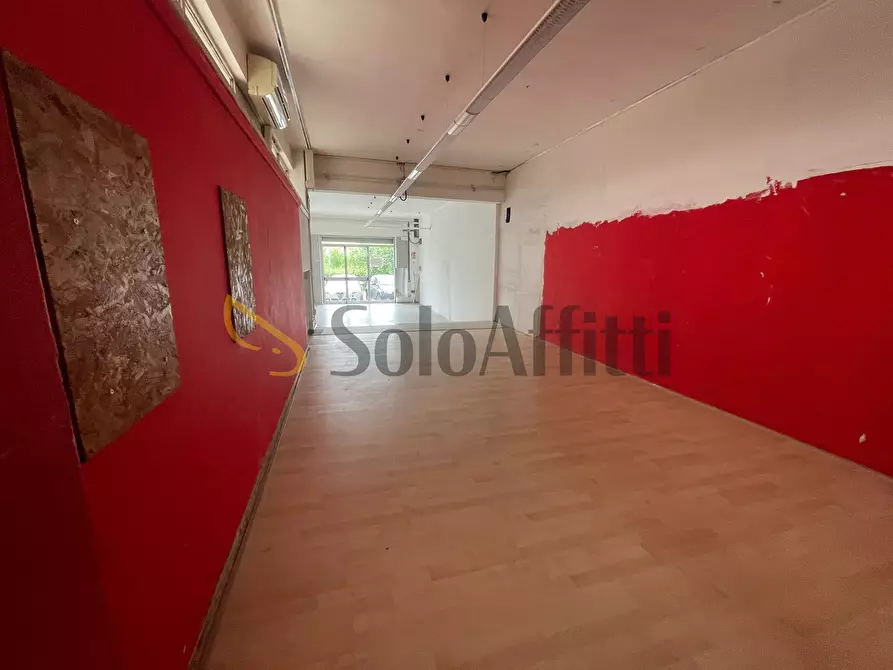 Immagine 1 di Locale commerciale in affitto  a Frosinone