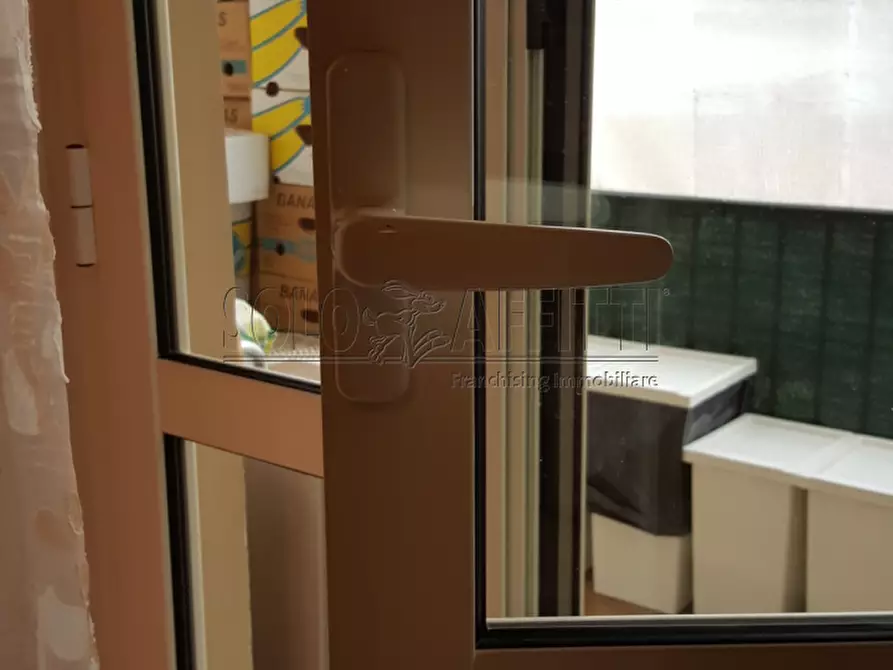 Immagine 18 di Bilocale in affitto  in VIA CLAVIERE a Torino