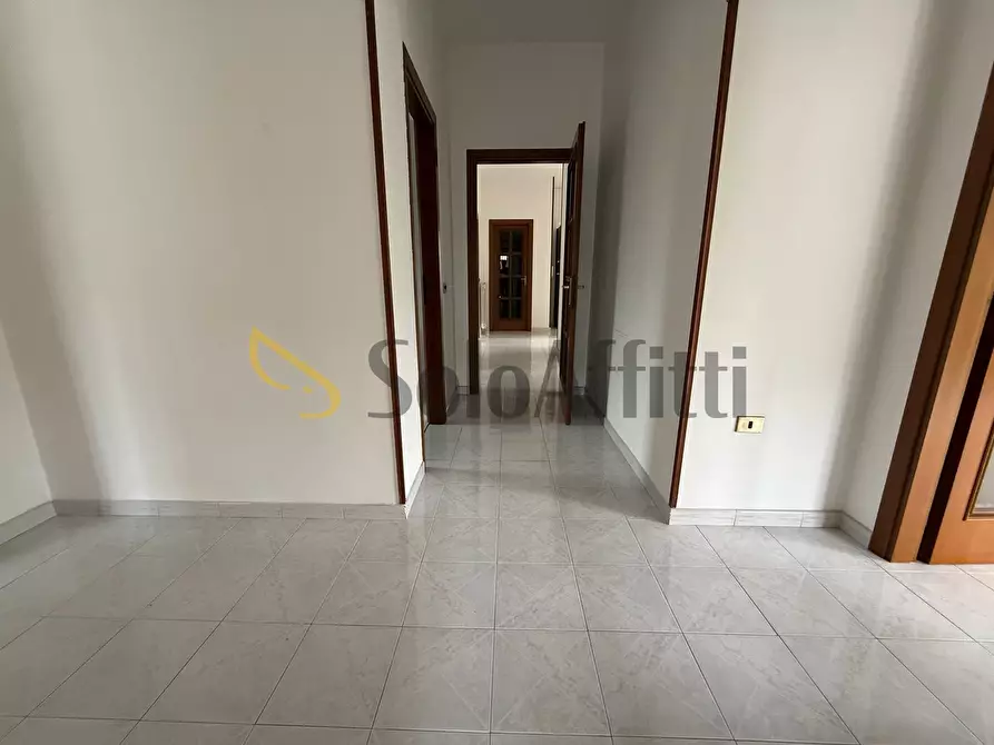 Immagine 29 di Pentalocale in affitto  in Via Assunta 46 a Caserta