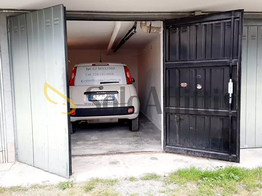 Immagine 5 di Garage in affitto  in Via Monte Grappa 185 a Cinisello Balsamo