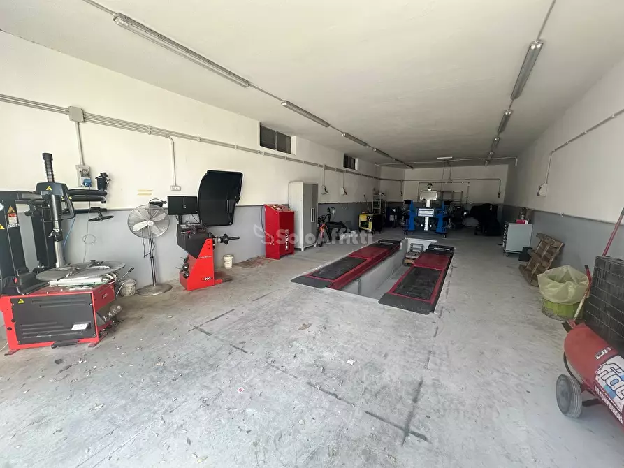 Immagine 4 di Locale commerciale in affitto  in Via Leda 2 a Anzio