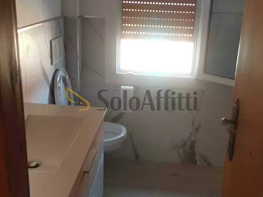 Immagine 9 di Quadrilocale in affitto  in Viale Villadose a Riccione