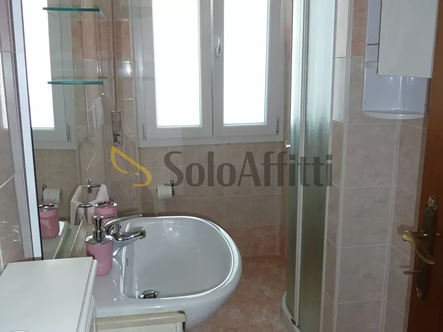 Immagine 17 di Bilocale in affitto  in Via delle Ginestre 20 a San Remo