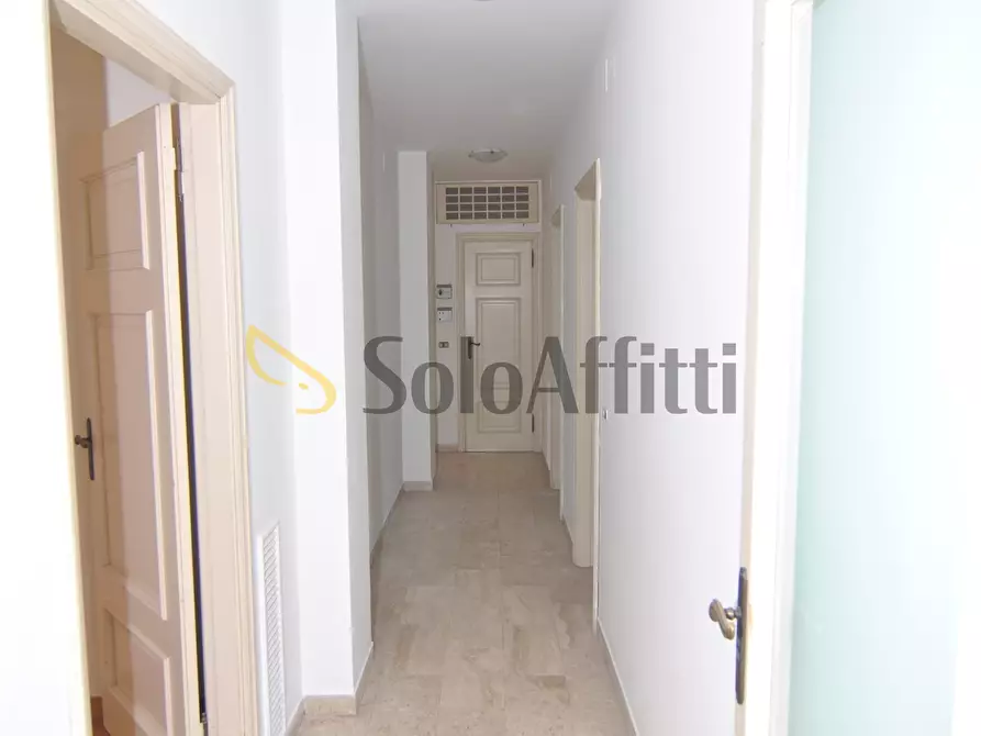 Immagine 14 di Appartamento in affitto  in Via Roma 70 a Livorno