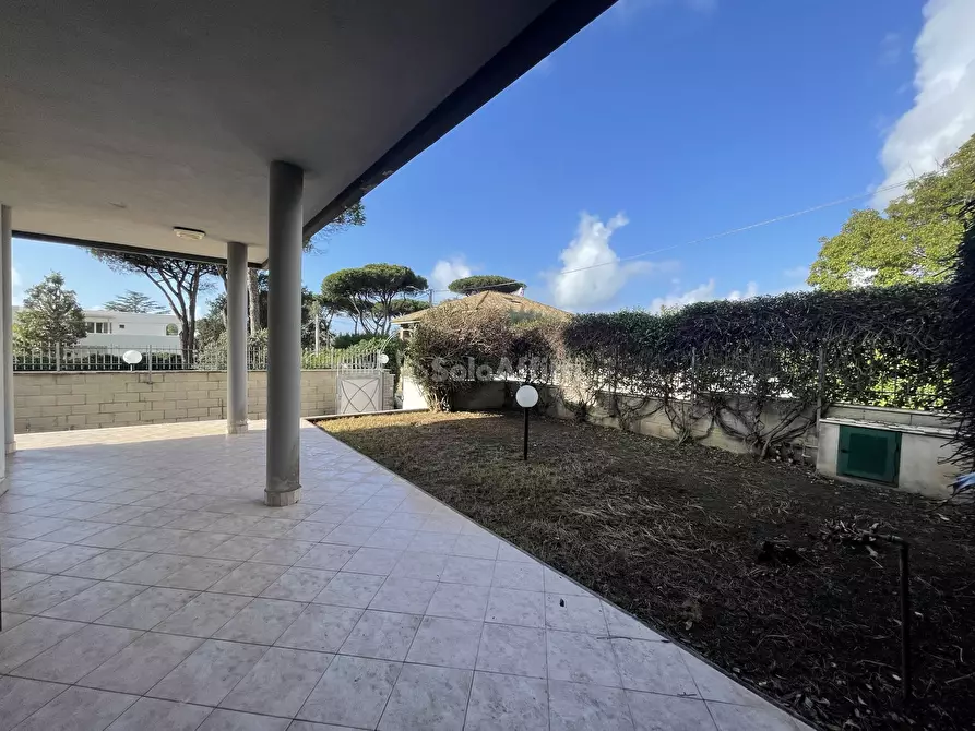 Immagine 14 di Villa in affitto  in Viale dei Narcisi a Anzio