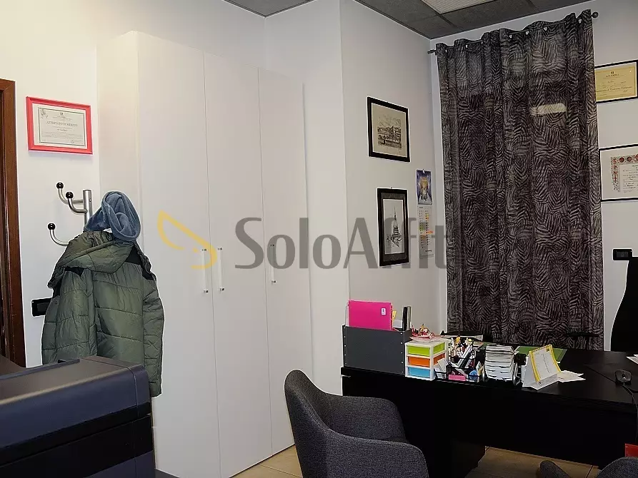 Immagine 10 di Ufficio in affitto  in Via Giuseppe Verdi 13 a Settimo Torinese