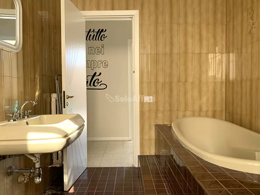 Immagine 13 di Trilocale in affitto  a Catanzaro