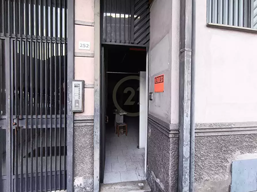 Immagine 5 di Attività commerciale in vendita  in Via Circumvallaz 250 a Paterno'