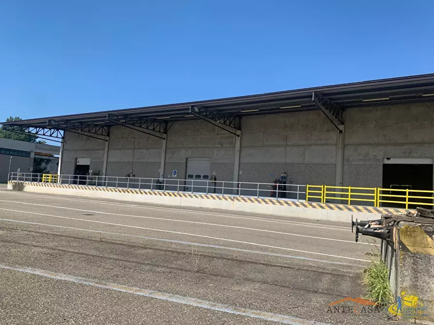 Immagine 5 di Attività artigianale in vendita  in Via londra a Parma