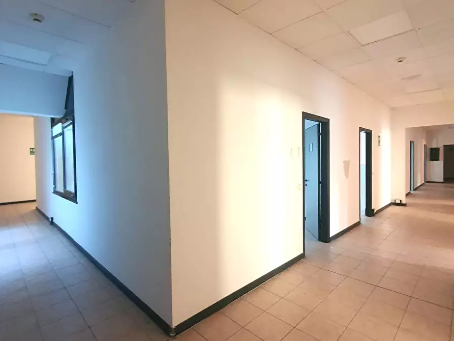 Immagine 3 di Ufficio in affitto  in Via Emilia Est 210 a Parma