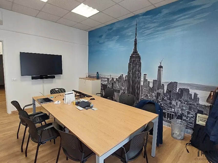 Immagine 6 di Ufficio in vendita  a Parma