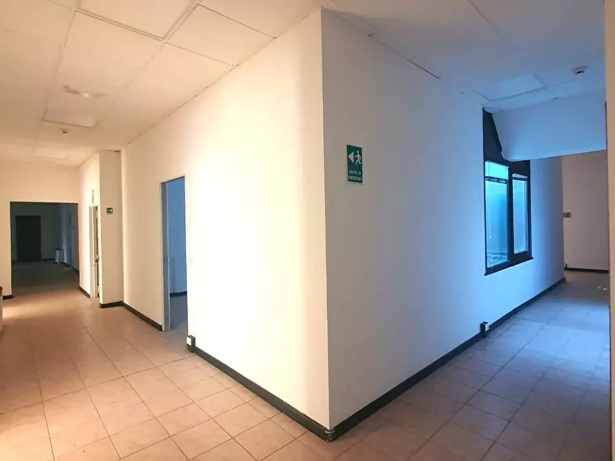 Immagine 4 di Ufficio in affitto  in Via Emilia Est 210 a Parma