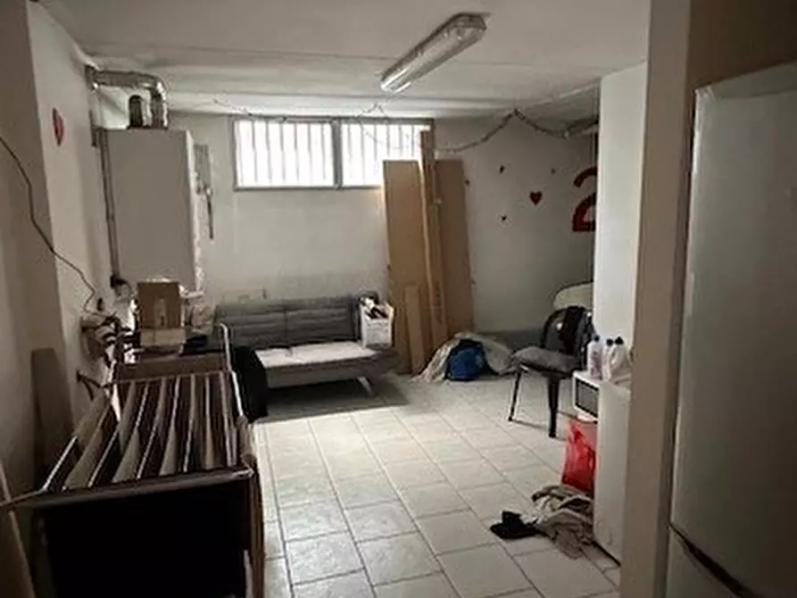 Immagine 11 di Locale commerciale in vendita  in Piazza Borsellino e Falcone 4 a Salsomaggiore Terme