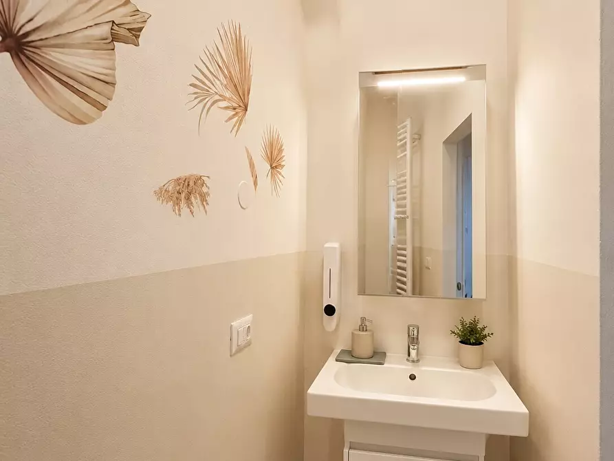 Immagine 8 di Monolocale in vendita  in Borgo Guazzo 40 a Parma