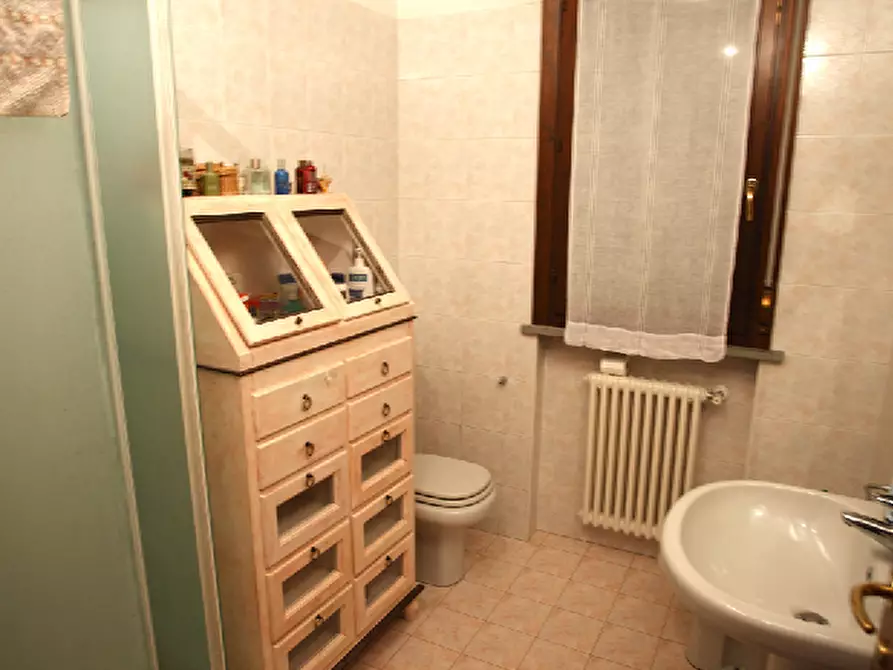 Immagine 11 di Quadrilocale in vendita  a Parma