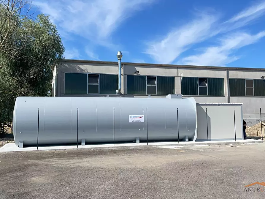 Immagine 7 di Attività artigianale in vendita  a Parma