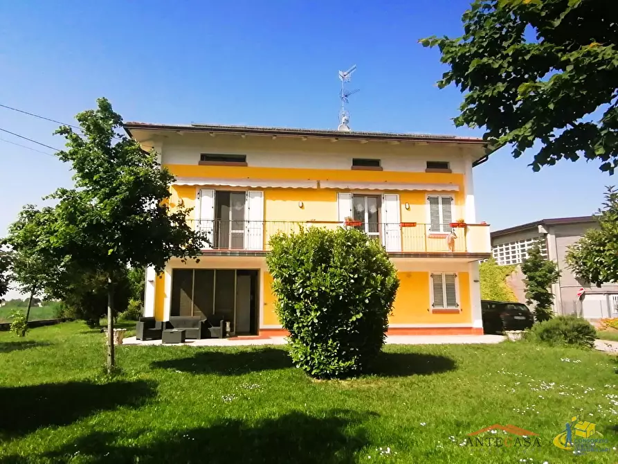 Immagine 8 di Casa bifamiliare in vendita  in Via Cornetole a Poviglio