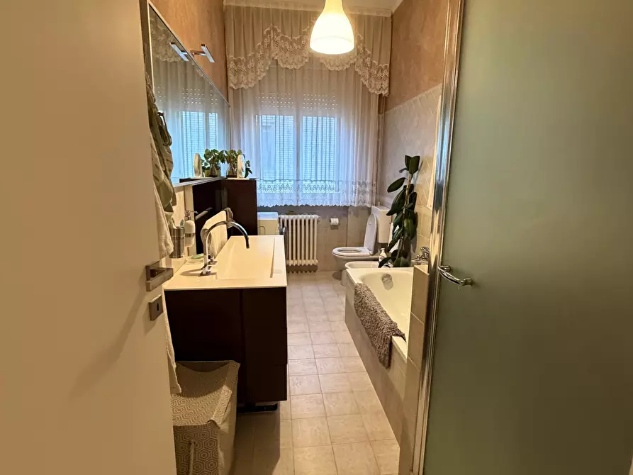 Immagine 21 di Trilocale in vendita  in Via Torino a Collecchio