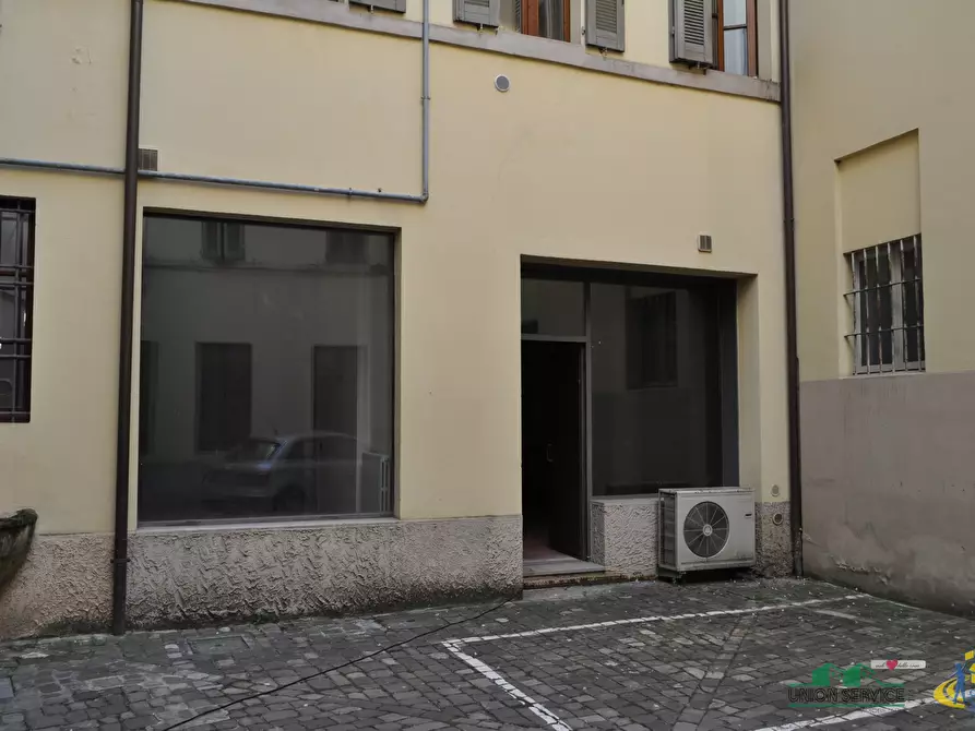 Immagine 20 di Ufficio in vendita  in Vicolo San Tiburzio a Parma