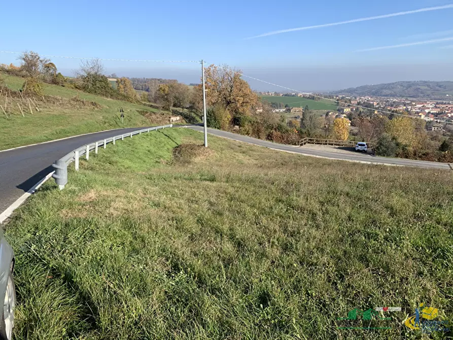 Immagine 4 di Terreno edificabile in vendita  a Langhirano