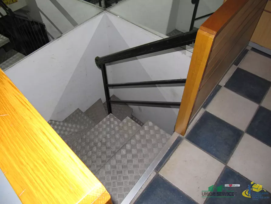 Immagine 9 di Locale commerciale in vendita  in Borgo Collegio Maria Luigia a Parma