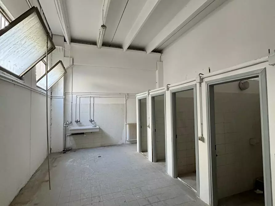 Immagine 5 di Attività artigianale in vendita  a Parma