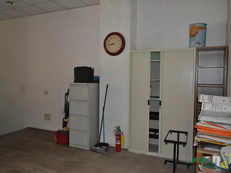 Immagine 26 di Locale commerciale in vendita  in Piazza Caduti di Superga a Parma